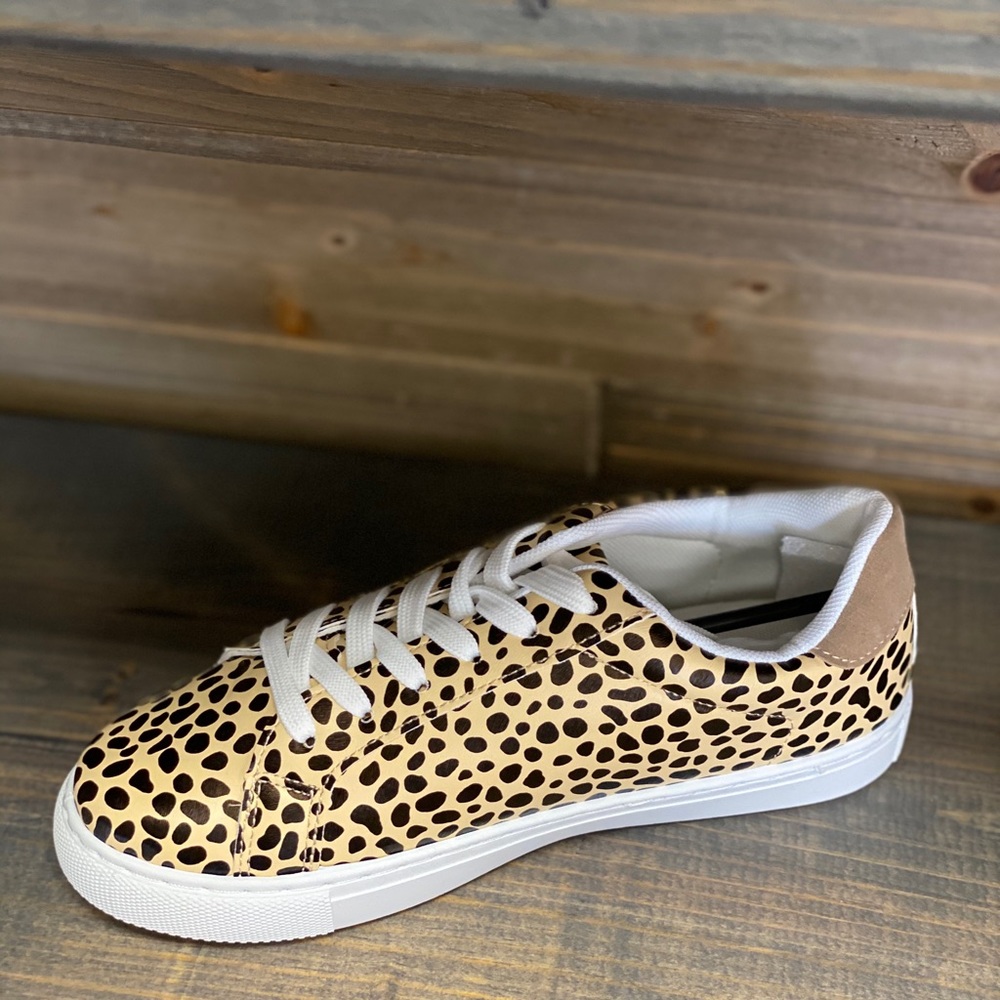 New Leopard a Sneaker Sz 8-11 - Picture 3 of 3